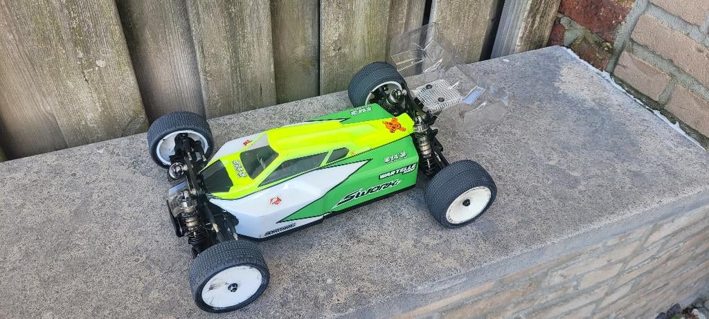 Sworkz s14.3 : comme neuf, Hobby & Loisirs créatifs, Modélisme | Radiocommandé & Téléguidé | Voitures, Échelle 1:10, Enlèvement ou Envoi