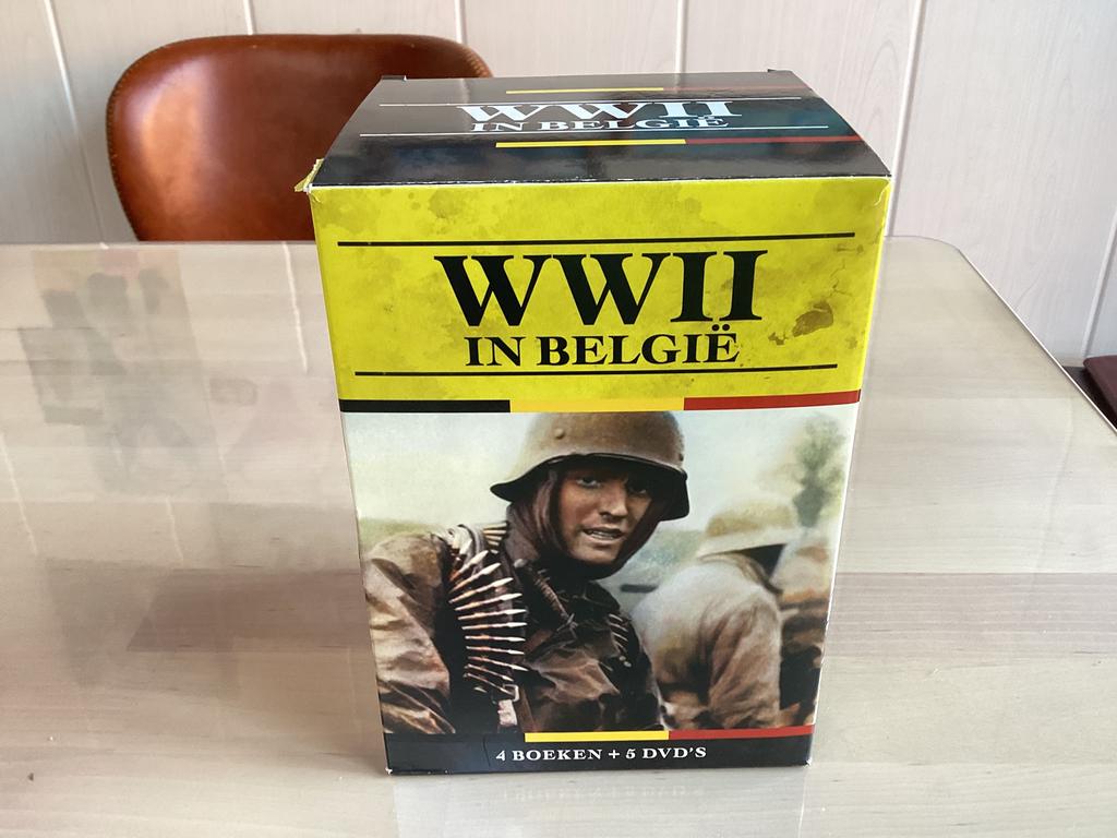 Box Wereldoorlog 2 in België, Cd's en Dvd's, Ophalen, Zo goed als nieuw