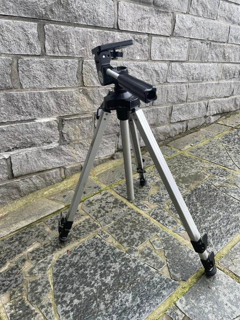 Trépied, Enlèvement, Comme neuf