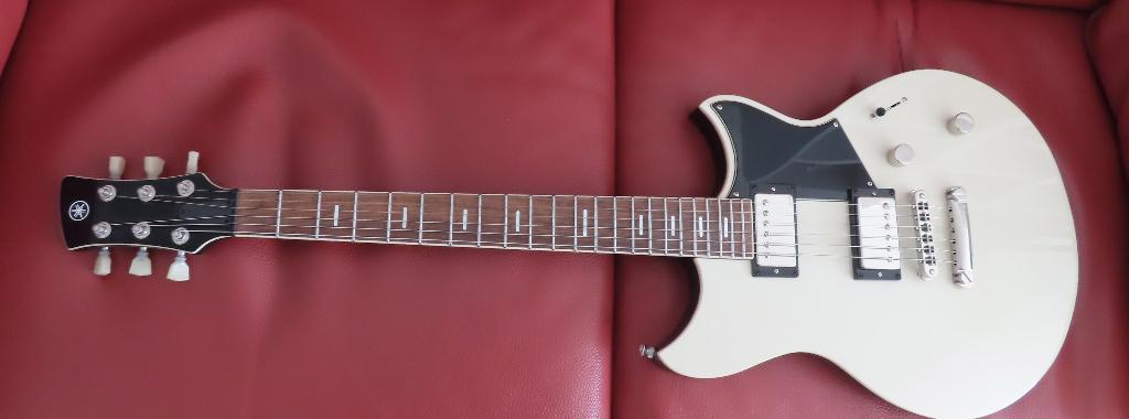 Yamaha Revstar RSS20 guitar with Gig Bag, Musique & Instruments, Instruments à corde | Guitares | Électriques, Enlèvement ou Envoi