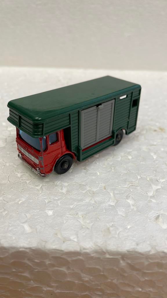 Matchbox 17 Horse Box, Enlèvement ou Envoi, Comme neuf, Matchbox