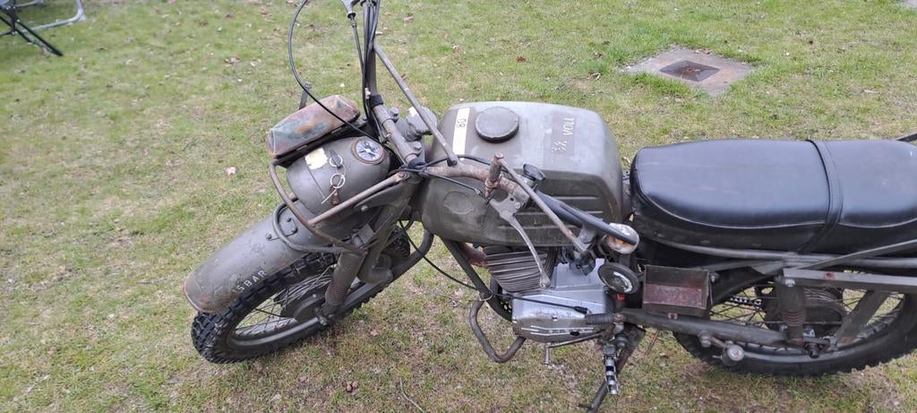 Hercules  125 bw, Motos