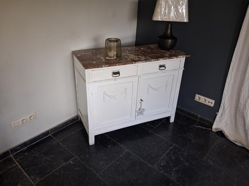 Armoire basse, Enlèvement