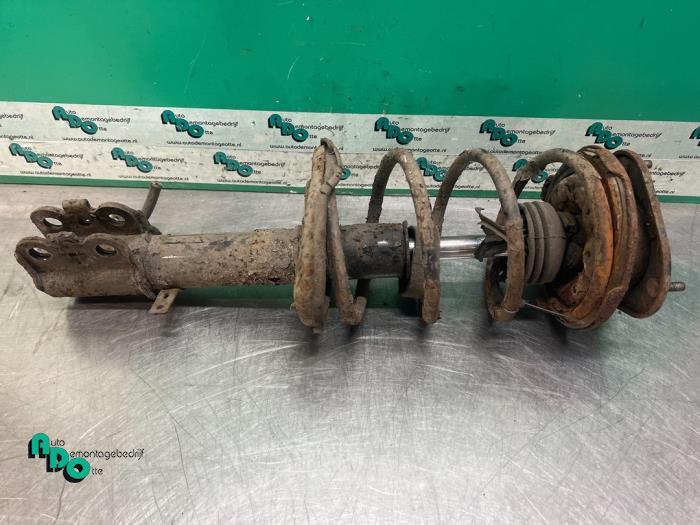 Schokdemperpoot links-voor van een Toyota Corolla (Corolla 9, Gebruikt, -, -, Ophalen of Verzenden