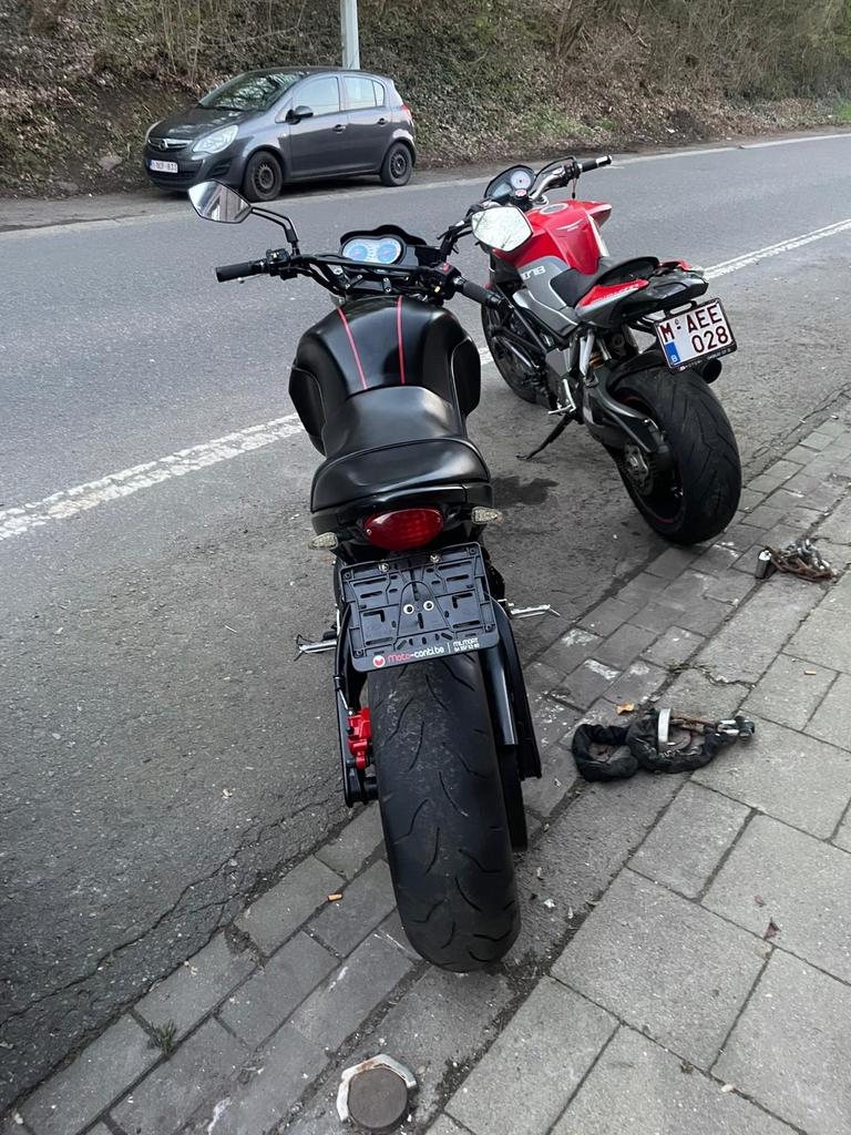 Buell XB9 Lightning, Motoren, 985 cc, 2 cilinders, Meer dan 35 kW, Minimaal motorrijbewijs A2