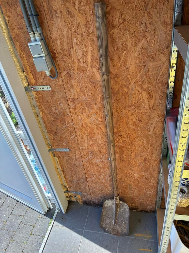 Gratis spade, Tuin en Terras, Ophalen, Gebruikt, Spade