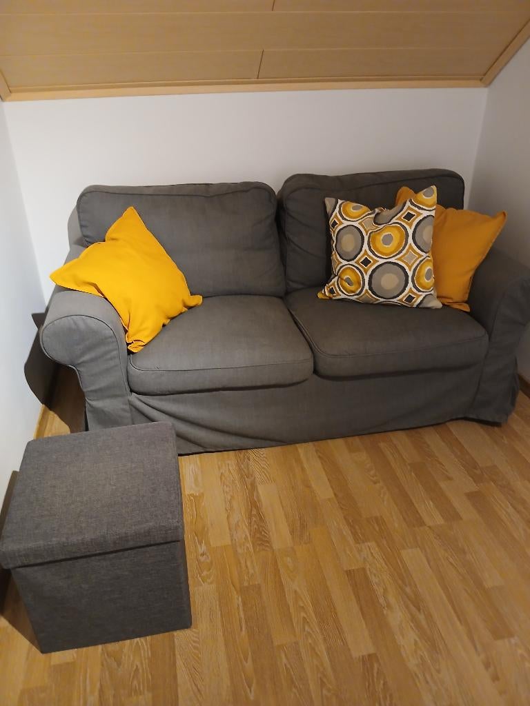 2 zitszetel plus poef met opbergruimte, Huis en Inrichting, Ophalen, 125 cm of meer, Zo goed als nieuw, Stof