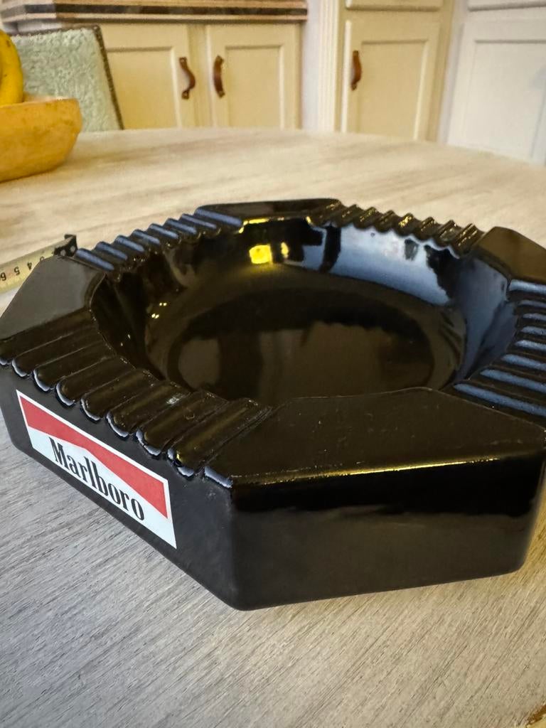 Cendrier Marlboro 22 cm de diametre, Enlèvement, Comme neuf