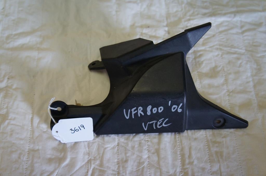 VFR800 2002 - 2013 Honda Cover Cover onder zadel D1-13247, Motoren, Onderdelen | Honda