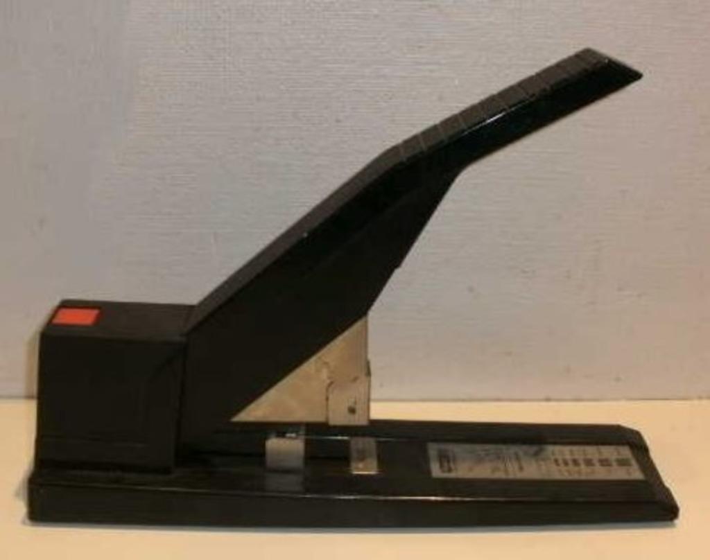 bureel nietjesmachine - perforator, Enlèvement ou Envoi, Utilisé