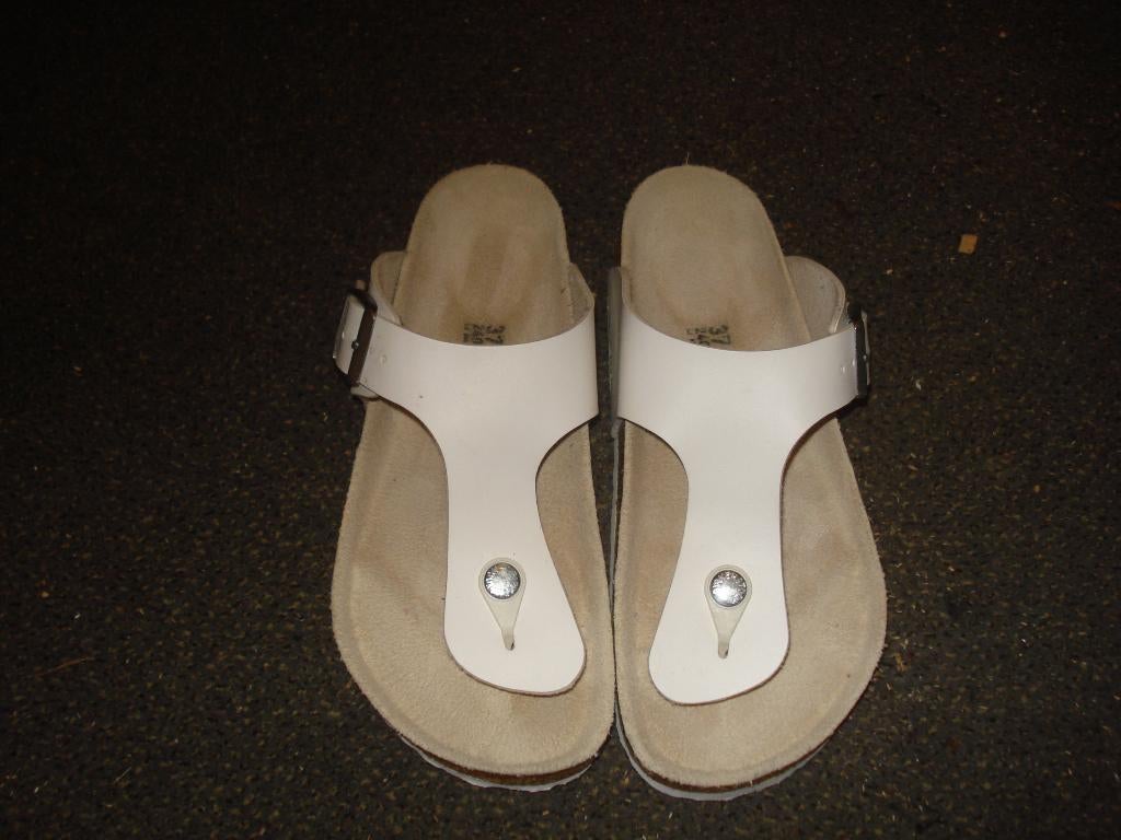 Birkenstock 37 White, désormais Livraison postale gratuite, Vêtements | Femmes, Chaussures, Neuf, Birkenstock 37, Blanc, Sandales de bain