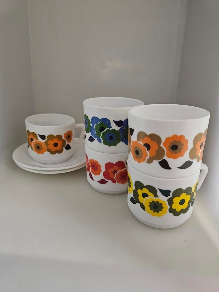 Arcopal Lotus 5 kopjes + 2 ondertassen, Huis en Inrichting, Keuken | Servies, Ophalen of Verzenden