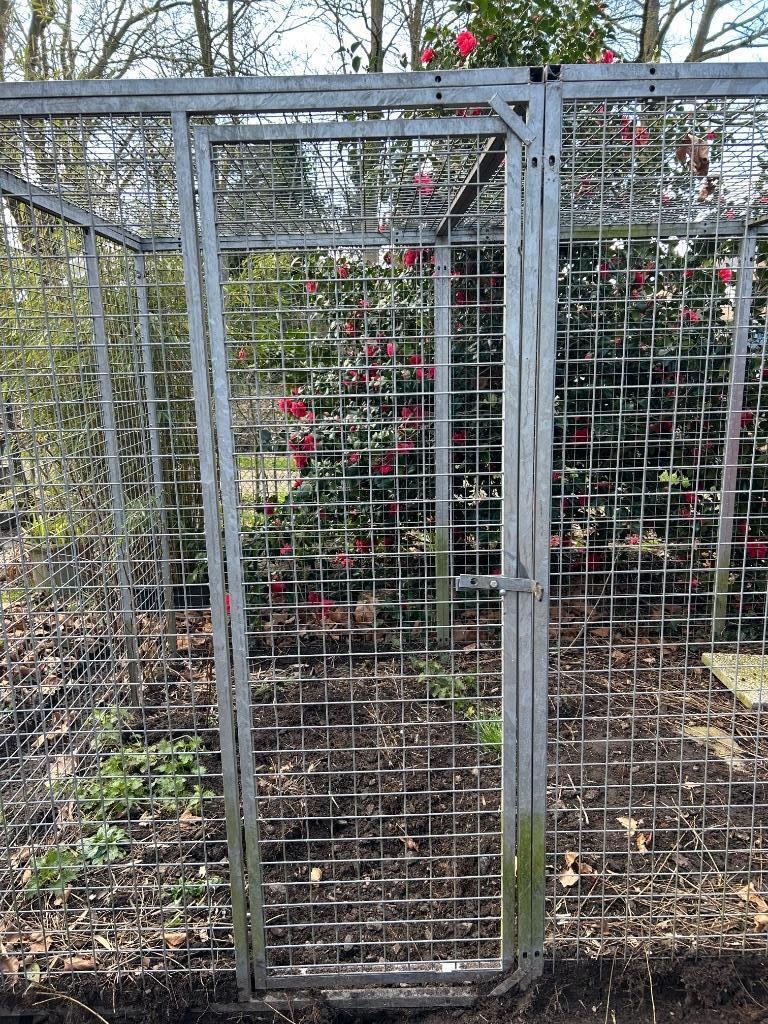Grote stevige ren in galvanisé  voor kippetjes., 90 cm ou plus, Enlèvement, Utilisé, Enclos