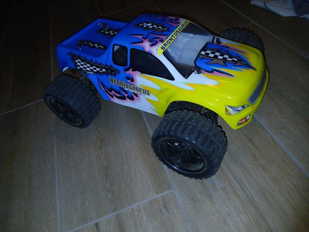 Rc truck 1/10, Zo goed als nieuw, Schaal 1:10, RTR (Ready to Run), Ophalen