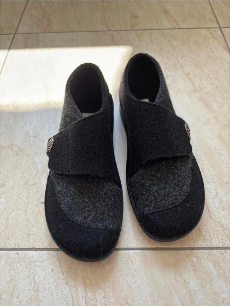 Pantoffel dames uitneembare zool maat 36,50, Ophalen of Verzenden, Zo goed als nieuw, Zwart