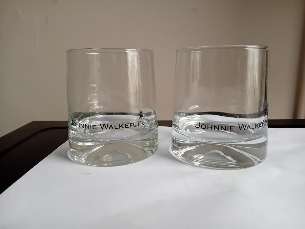 2 Verres de Whisky Johnnie Walker, Collections, Enlèvement ou Envoi, Comme neuf, Verres et Verres à shot