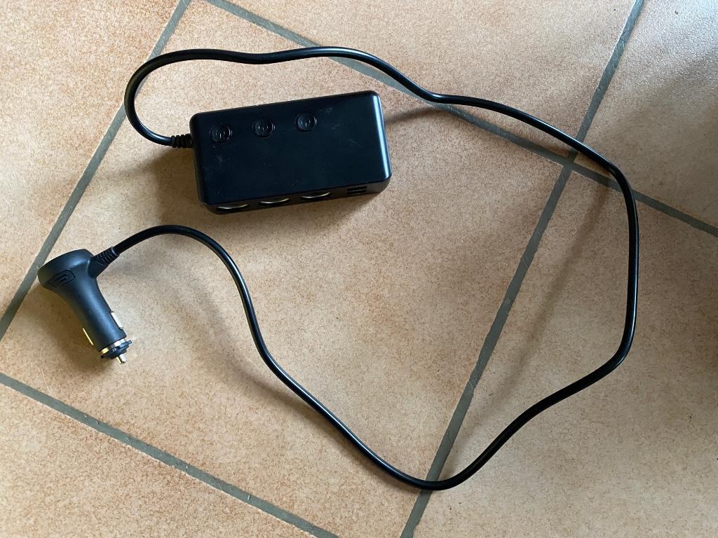 Qidoe 7-in-1 sigarettenaanstekeraansluiting 3 en USB, Verzenden, Gebruikt