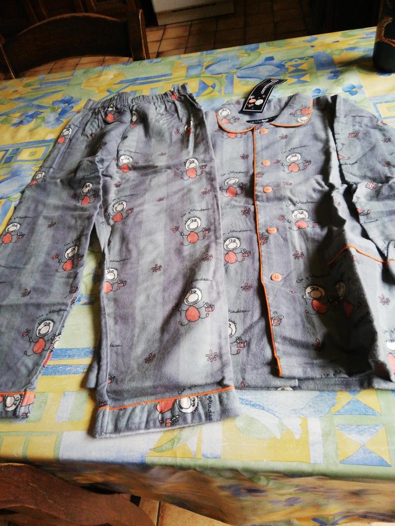 Pyjama enfant molleton Jusqu'au Lever du Jour 5 ans.Neuf., Ophalen of Verzenden, Zo goed als nieuw
