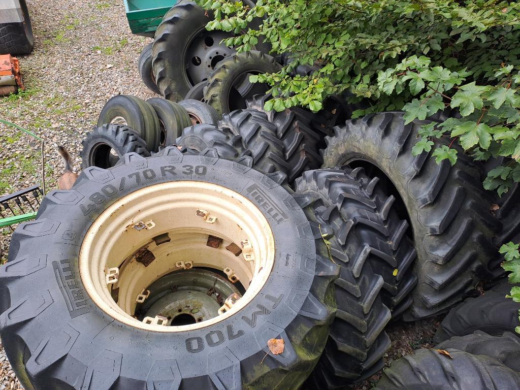 Pneus , jantes  neuf et occasion. Vente également au particu, Articles professionnels, Enlèvement ou Envoi