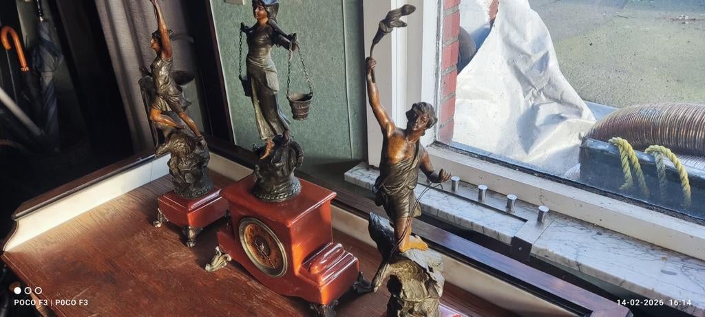 Oude schouw garnituur ., Ophalen