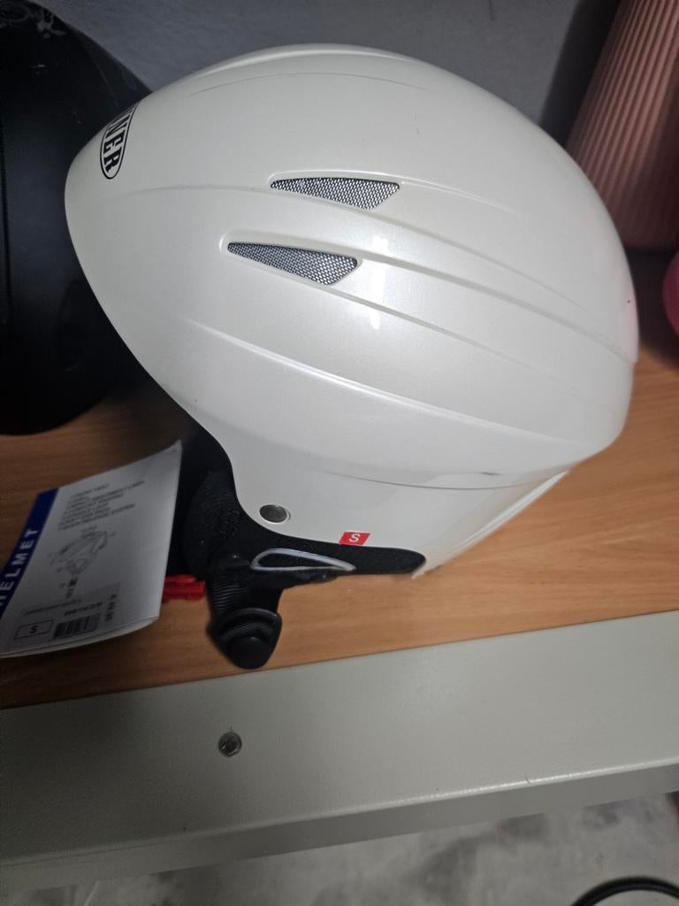 Skihelm dames nieuw, Ophalen of Verzenden