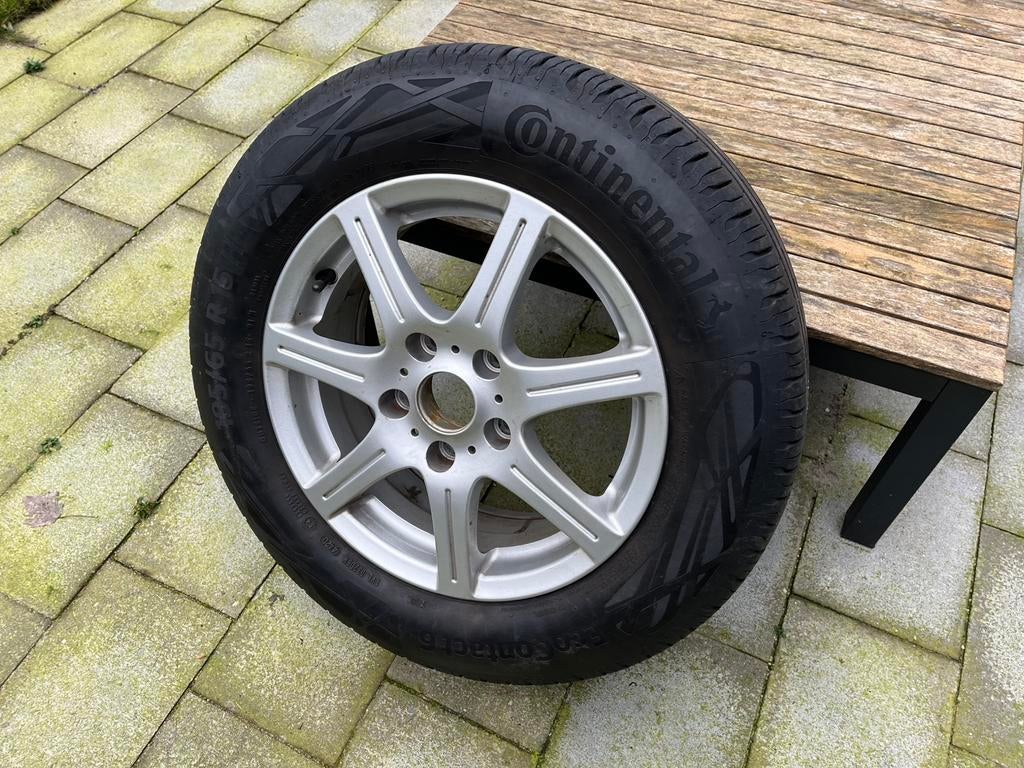 4 zomerbanden op velg 195/65 R 15, Ophalen, Gebruikt, 15 inch, Banden en Velgen