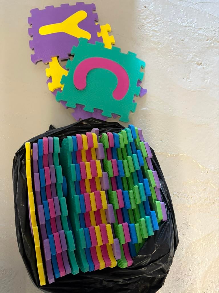 Tapis de jeu en mousse 27 pièces, Enfants & Bébés, Enlèvement, Comme neuf