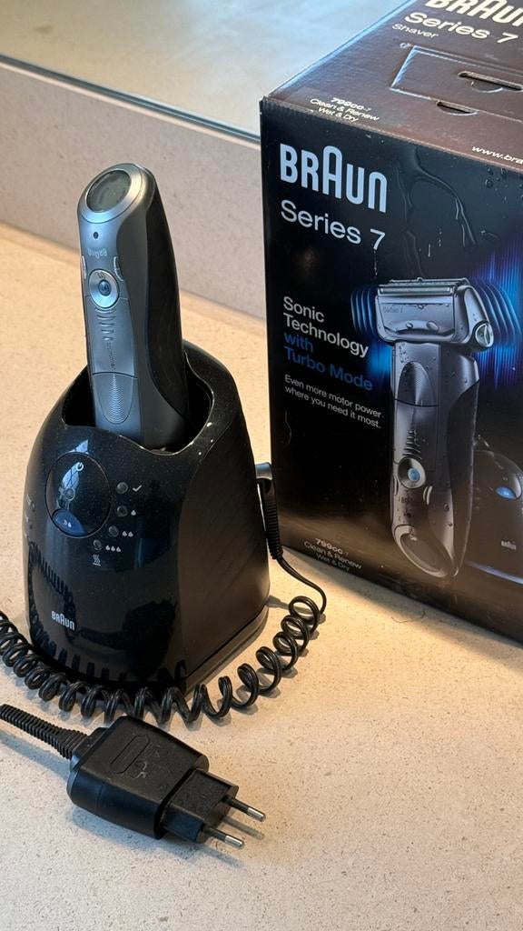 Braun Series 7 elektrisch scheerapparaat, Ophalen of Verzenden, Gebruikt, Gehele gezicht, Verzorging