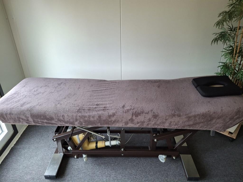 Elektrische massage / behandeltafel, Ophalen, Gebruikt, Massagetafel
