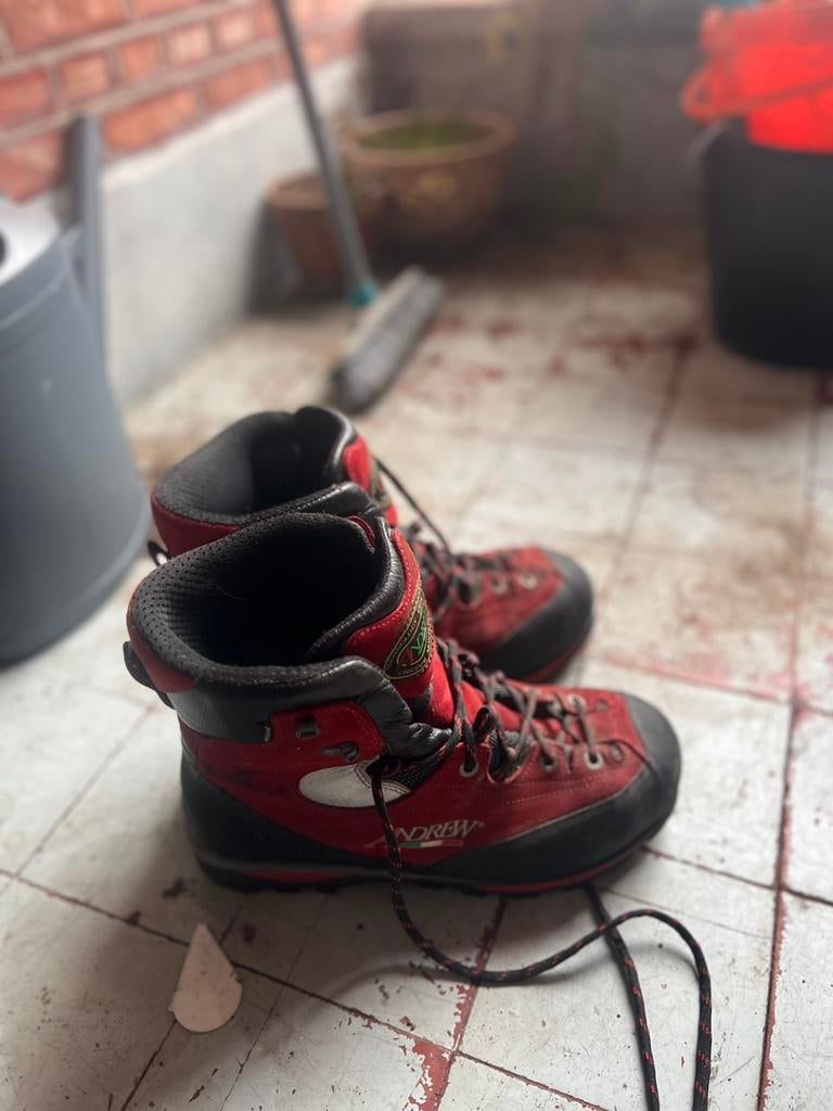 Andrew Cervino Level 3 zaagschoenen – maat 44 – CE 0498, Ophalen