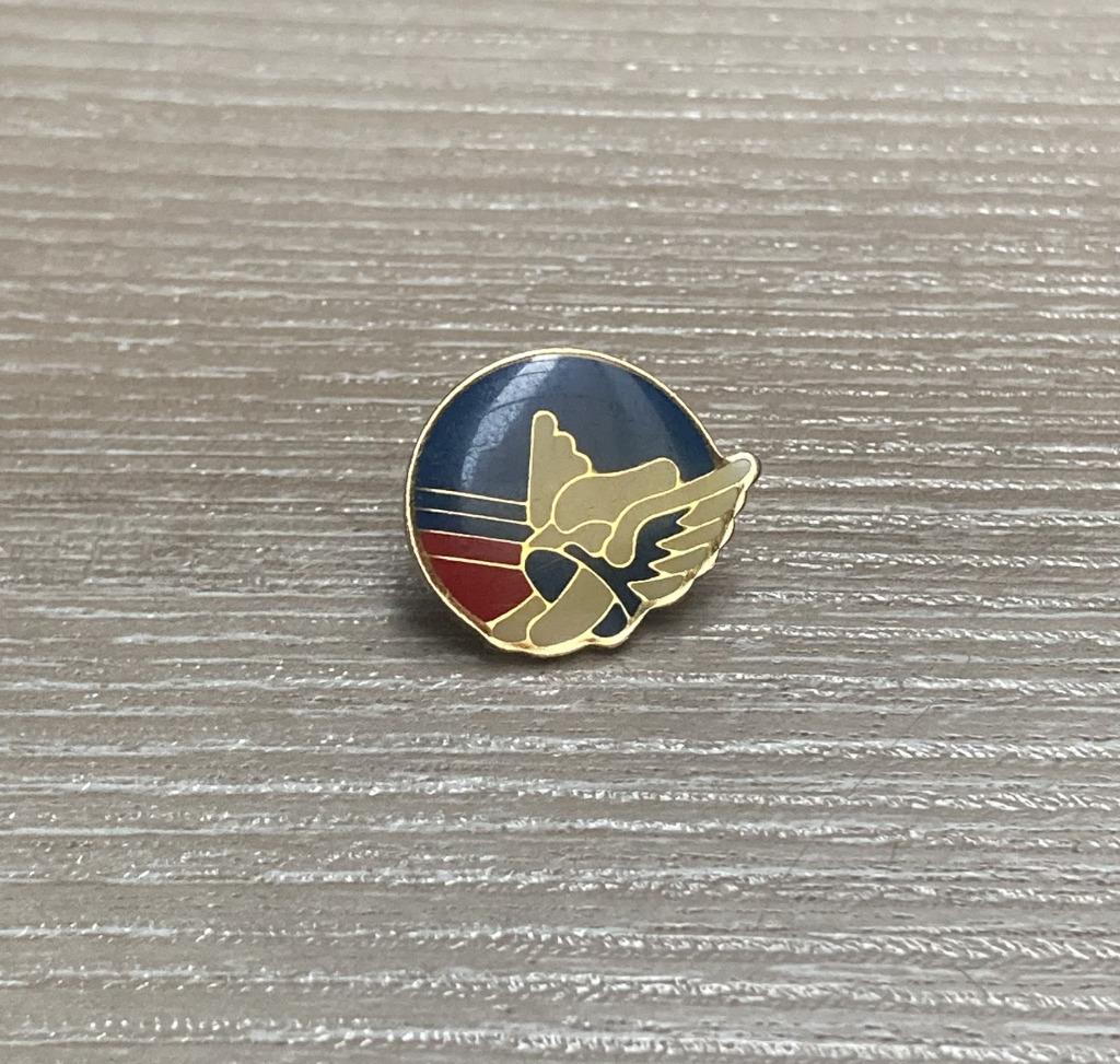 PIN - GAULOISES - SIGARETTEN - CIGARETTES, Collections, Envoi, Utilisé, Marque, Insigne ou Pin's