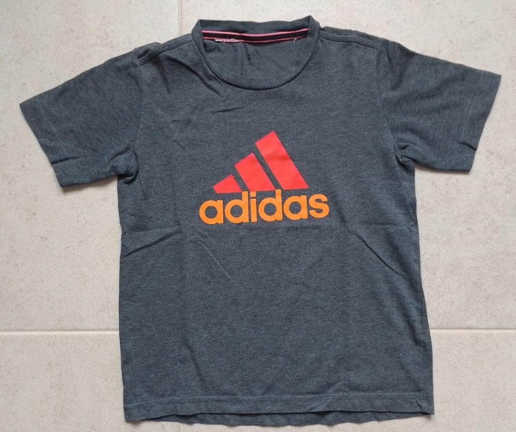 T-shirt jongen maat 140, Kinderen en Baby's, Kinderkleding | Maat 140, Ophalen, Adidas, Zo goed als nieuw, Shirt of Longsleeve