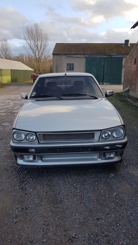 PEUGEOT 505 GTI, Auto's, Peugeot, 4 deurs, Achterwielaandrijving, 4 cilinders, Leder