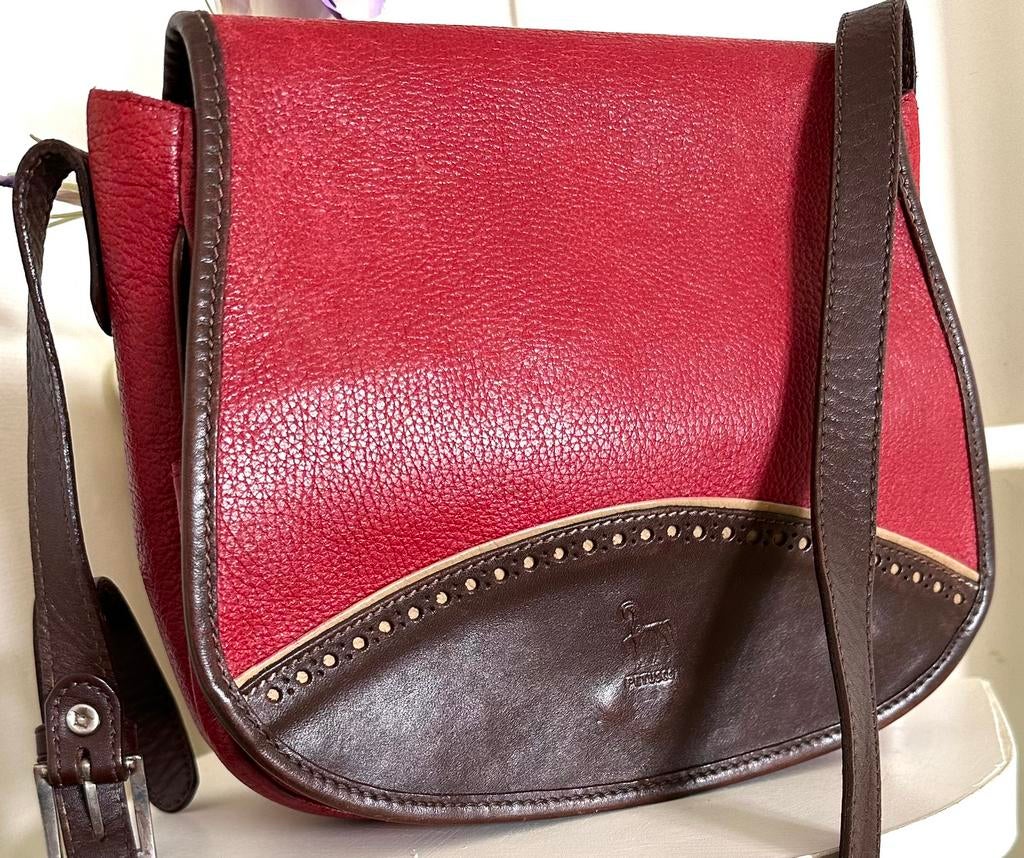 Sac à bandoulière marquée Petusco cuir rouge/brun 25x22 cm