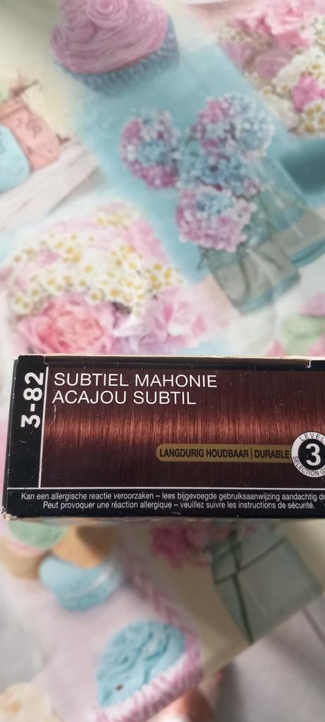 Coloration :couleur Acajou, Enlèvement ou Envoi, Comme neuf