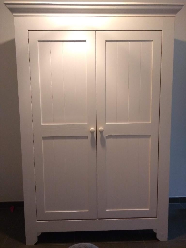 Kleerkast, Ophalen, Met deur(en), Gebruikt, 100 tot 150 cm