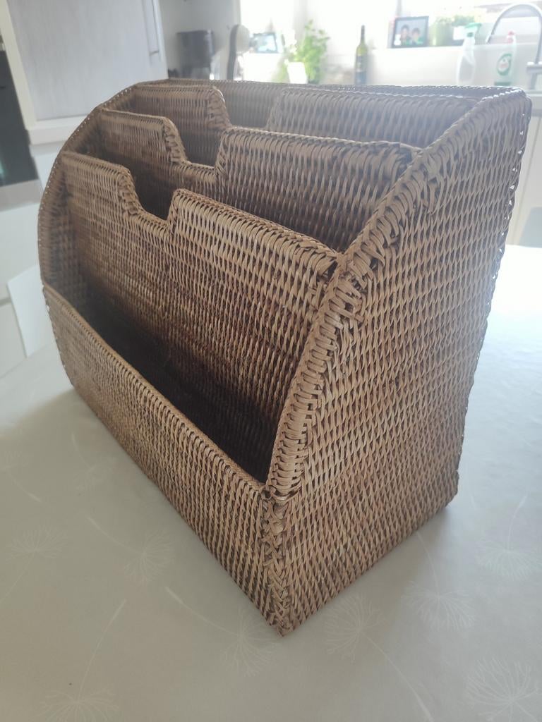 Krantenmand, Huis en Inrichting, Woonaccessoires | Krantenbakken en Lectuurbakken, Ophalen