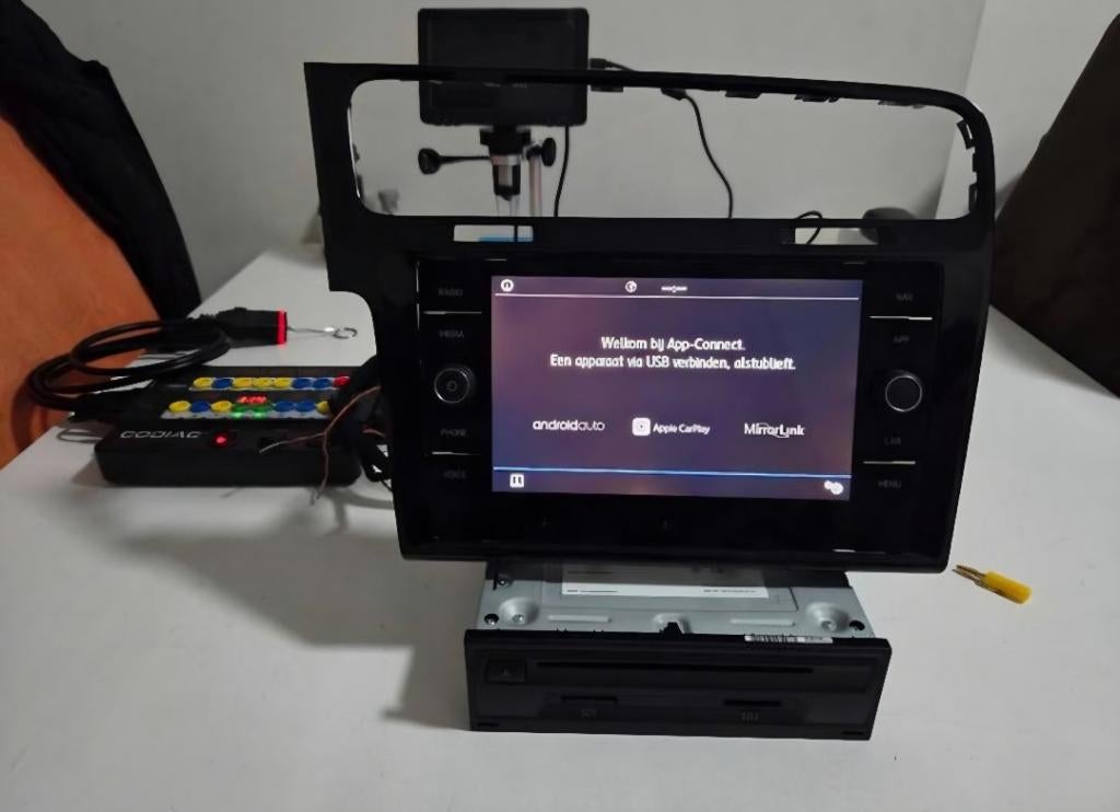 VW mib2 golf, polo, passat, touran en mog meer modellen., Enlèvement ou Envoi