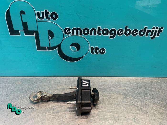 Deurvanger 4Deurs links-voor van een Fiat Punto Evo (Punto E, Gebruikt, -, -, Ophalen of Verzenden