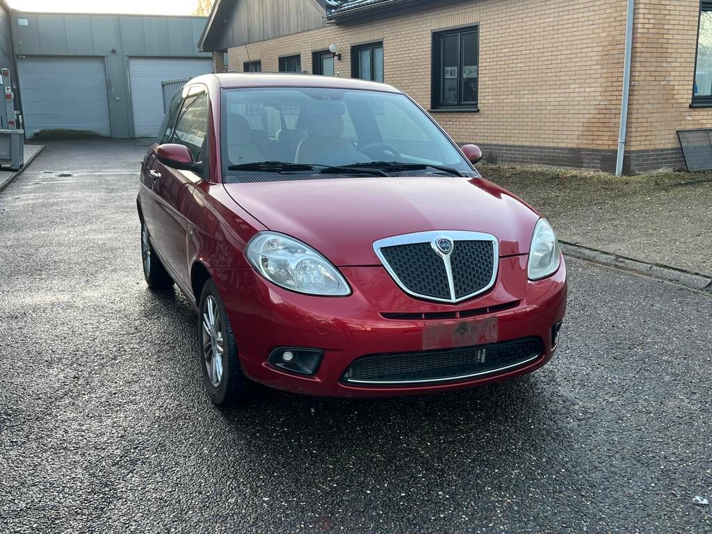 Lancia Ypsilon 1.3jtd 102dkm Gekeurd vvk, Autos, Achat, Entreprise, Boîte manuelle, Electronic Stability Program (ESP)