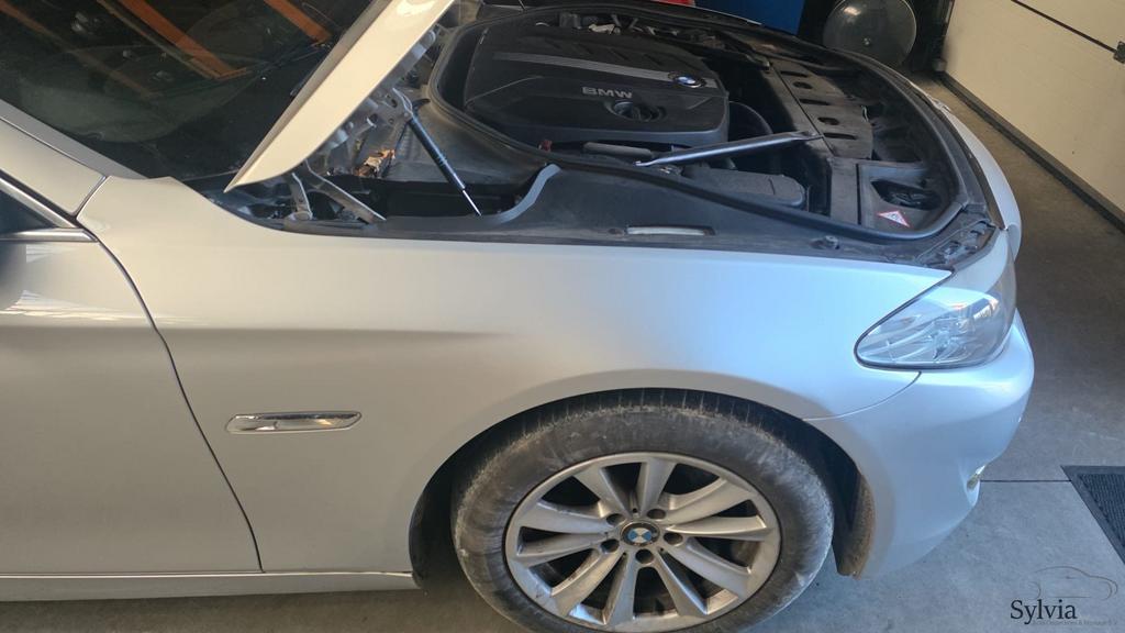 Voorscherm Spatbord rechtsvoor BMW 5 serie F10 F11 + LCI Tit, Gebruikt, -, -, Ophalen of Verzenden