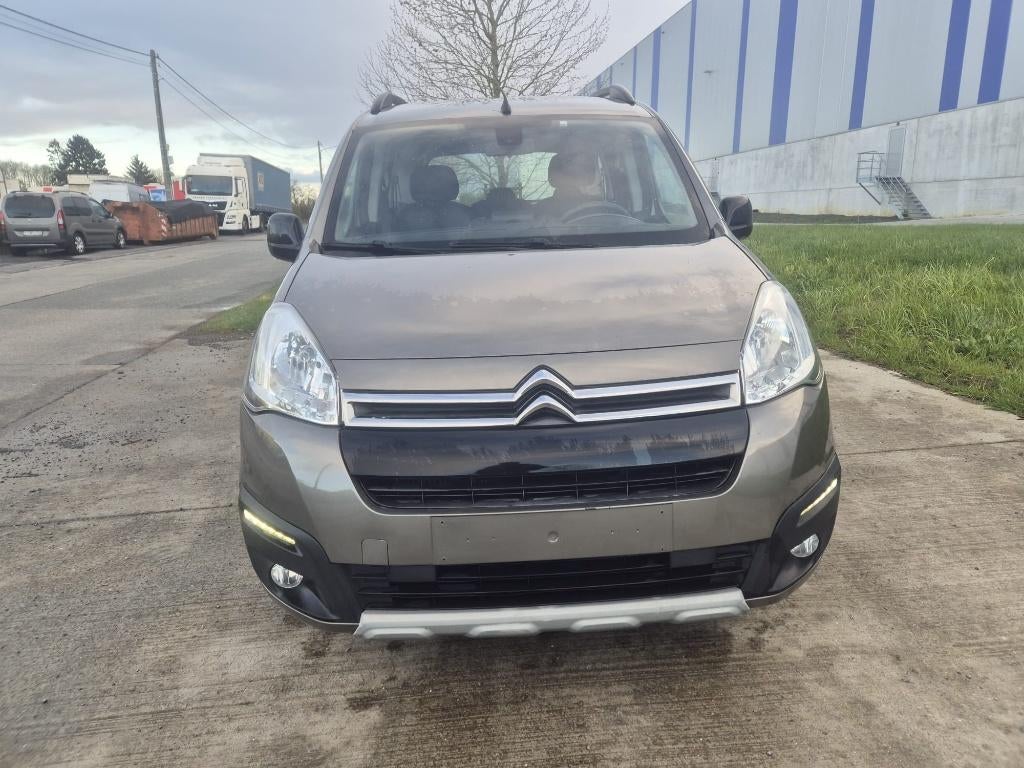 5 Place Citroen Berlingo 1.6 Diesel, Achat, Entreprise, Boîte manuelle, 5 portes