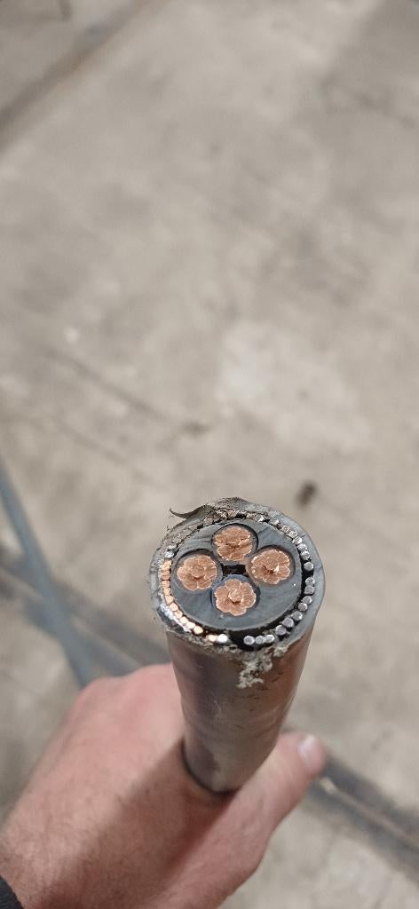 Grondkabel 4x25 mm2, Doe-het-zelf en Bouw, Elektriciteit en Kabels, Ophalen, Zo goed als nieuw, Kabel of Snoer