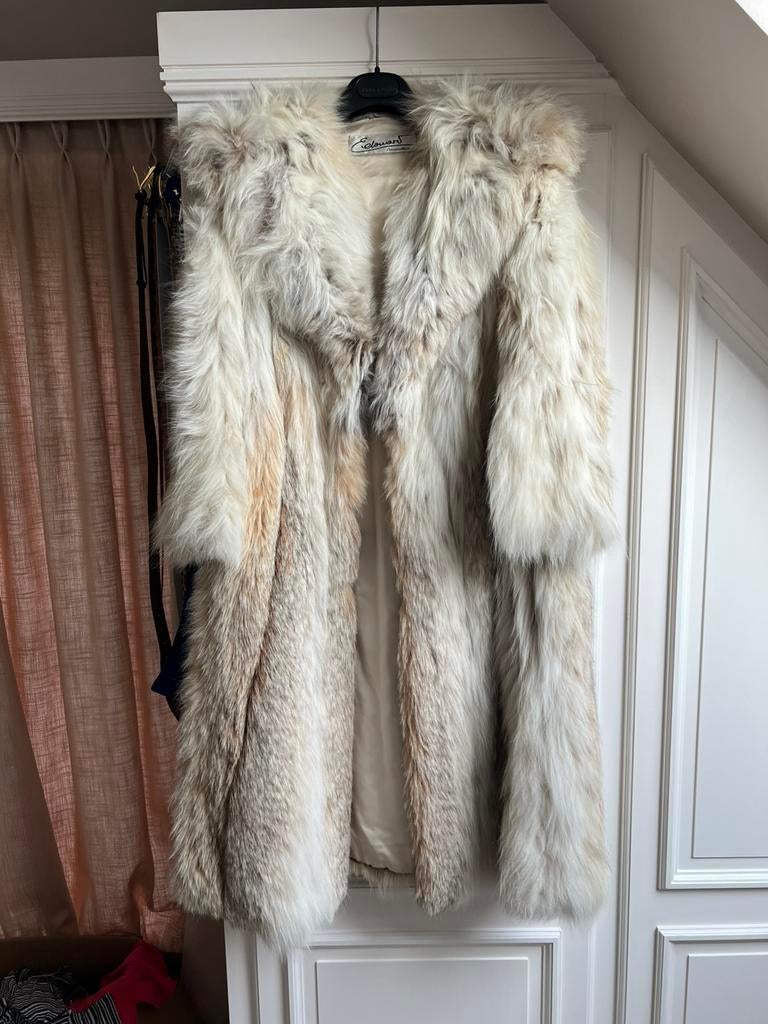 Manteau de fourrure de loup Edouard, Vêtements | Femmes, Enlèvement, Comme neuf