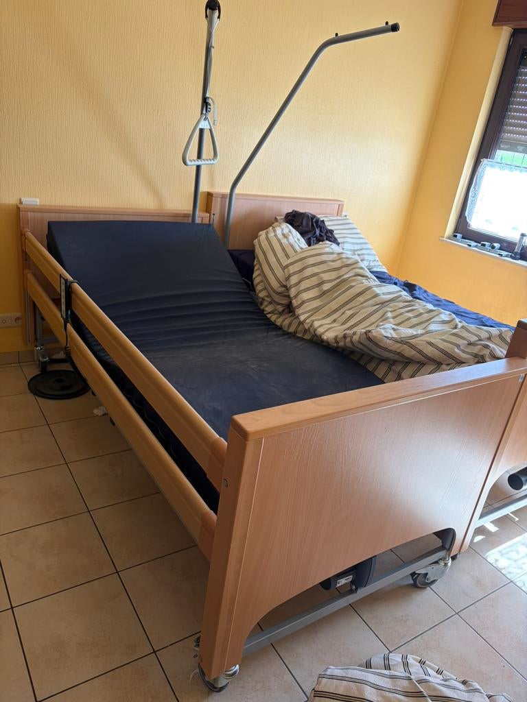 Lit médicalisé marque Qualias, Maison & Meubles, Enlèvement, Neuf, Une personne