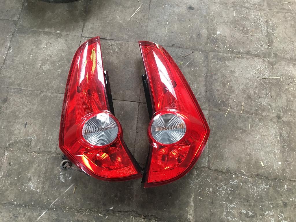 FEU ARRIERE OPEL AGILA B, RUE BRIGADE PIRON 307, Enlèvement, Utilisé, Garage_bila@yahoo.fr