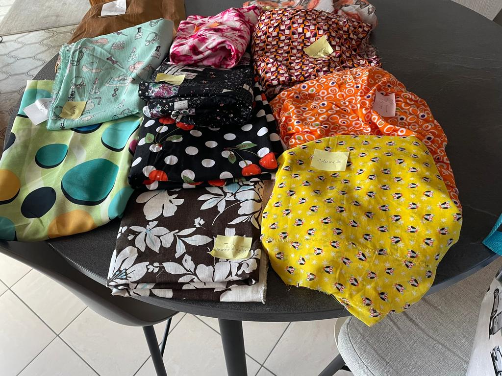 Verschillende nieuwe stoffen, Hobby en Vrije tijd, Stoffen en Lappen, Ophalen of Verzenden, Zo goed als nieuw