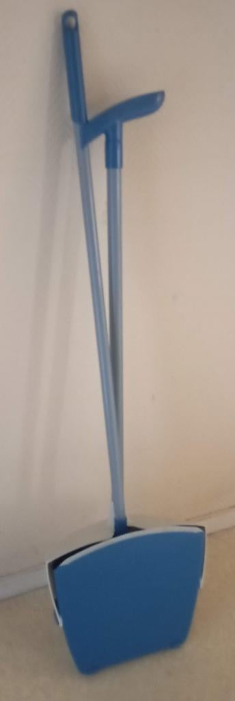 Pelle & Balayette aéroport, Envoi, Brosse ou Balai