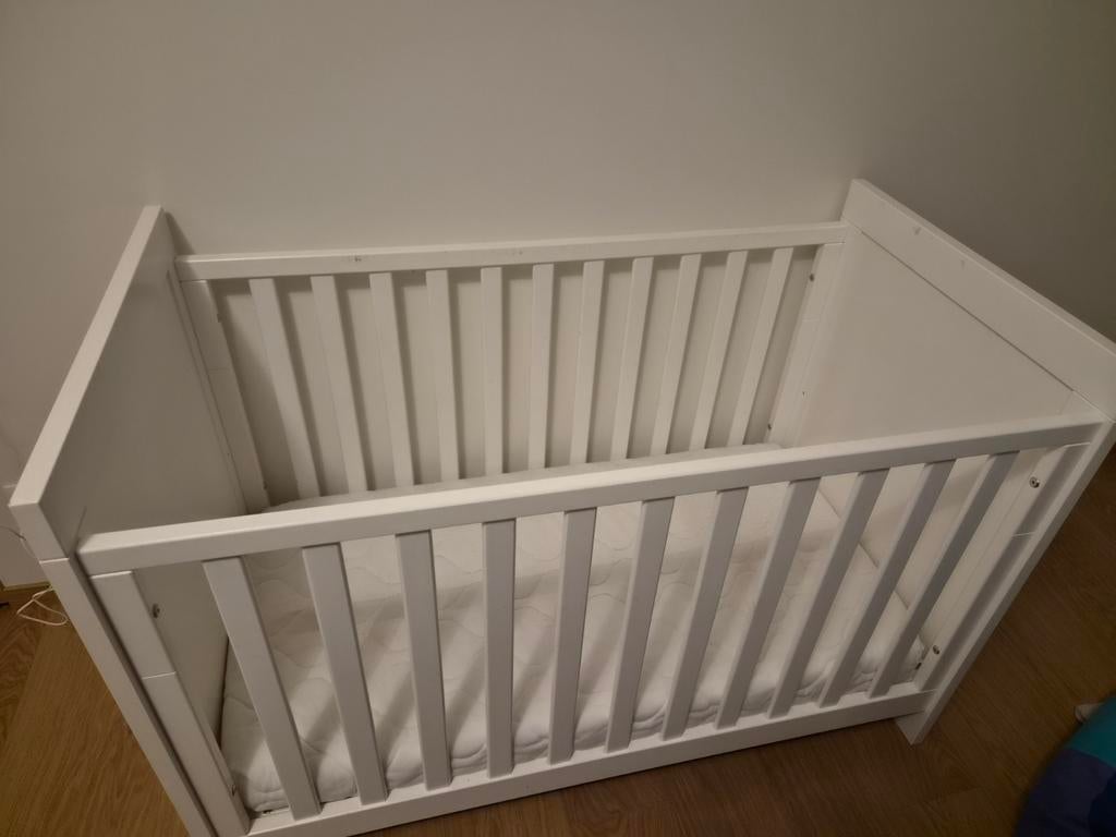 Lit bébé Bopita, matelas inclus, Enfants & Bébés, Berceaux & Lits, Enlèvement