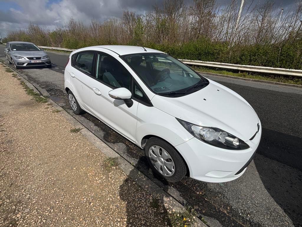 Ford Fiesta, Auto's, Voorwielaandrijving, 4 zetels, Zwart, Wit